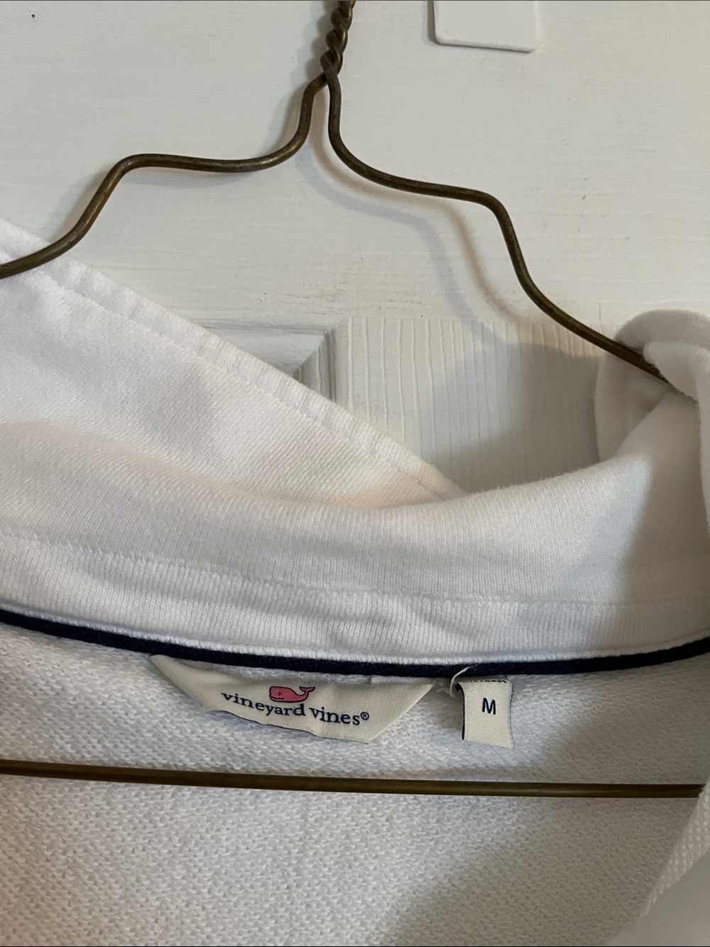 Vineyard Vines White Polo sweatshirt - Picture 2 of 3